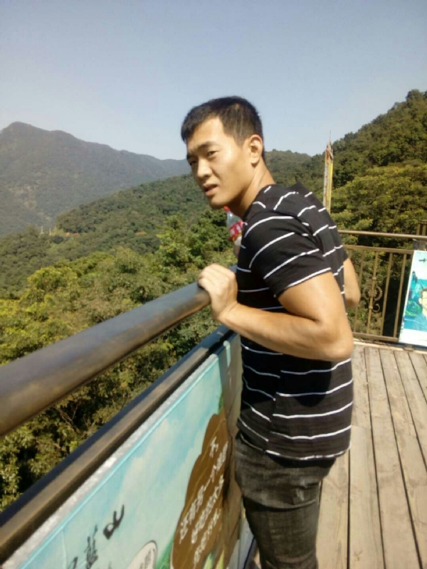 小卢的第一张照片--云霄征婚网