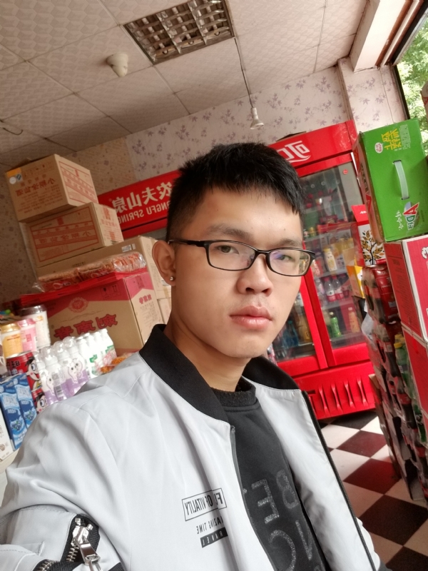 柒年的第一张照片--云霄征婚网