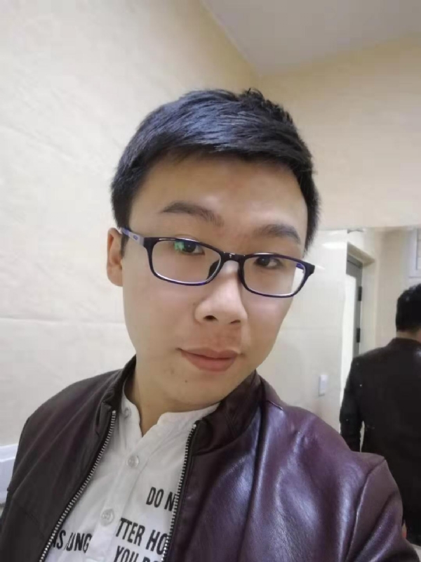 白色的纷飞雪夜的第一张照片--云霄征婚网