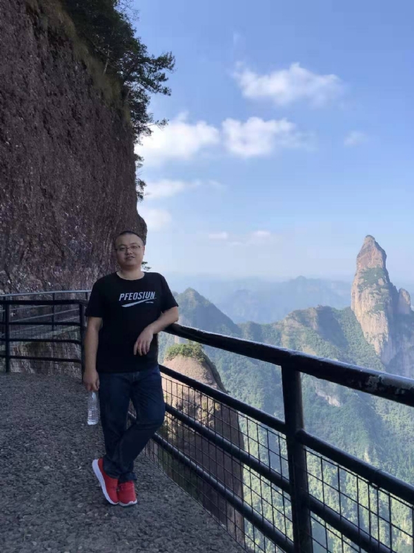 不杵于物的第一张照片--云霄征婚网