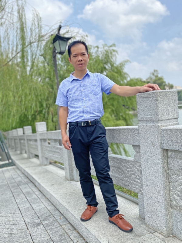 奇峰向阳的第一张照片--云霄征婚网