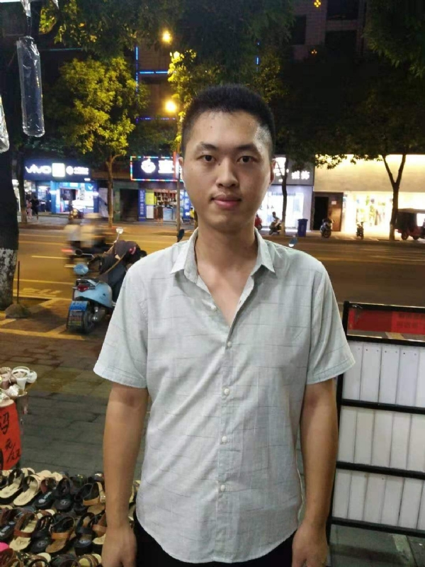 单身的雄鹰的第一张照片--云霄征婚网