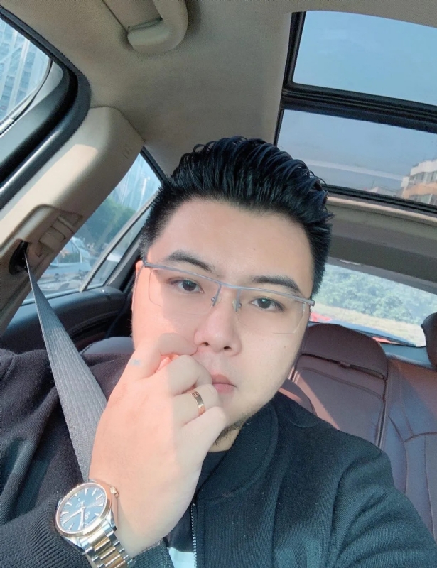 把苹果咬哭的第一张照片--云霄征婚网