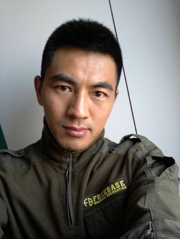 鐵血柔情的第一张照片--云霄征婚网