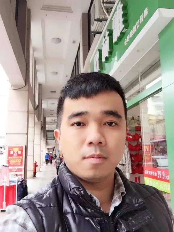 小小怪兽的第一张照片--云霄征婚网