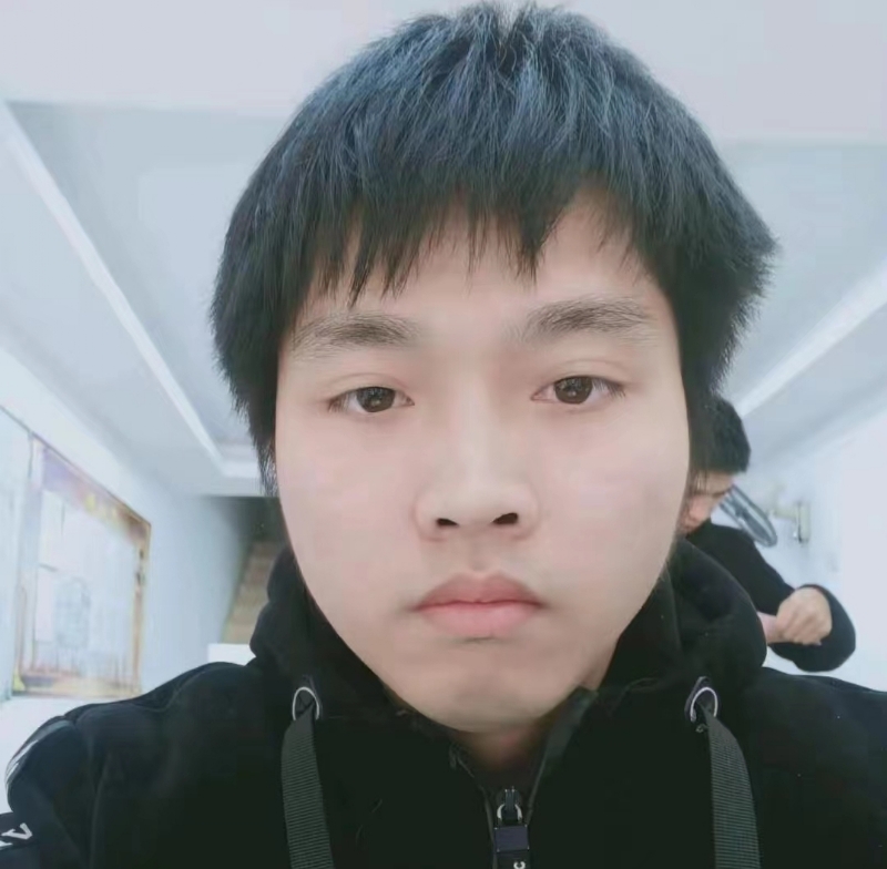 无奋斗不清春的第一张照片--云霄征婚网