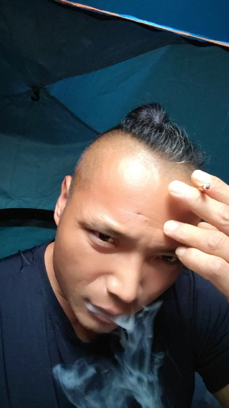 伯爵的第四张照片--云霄征婚网